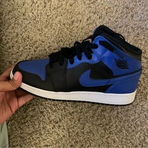 Jordan 1 mid